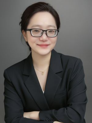 梁爽 
