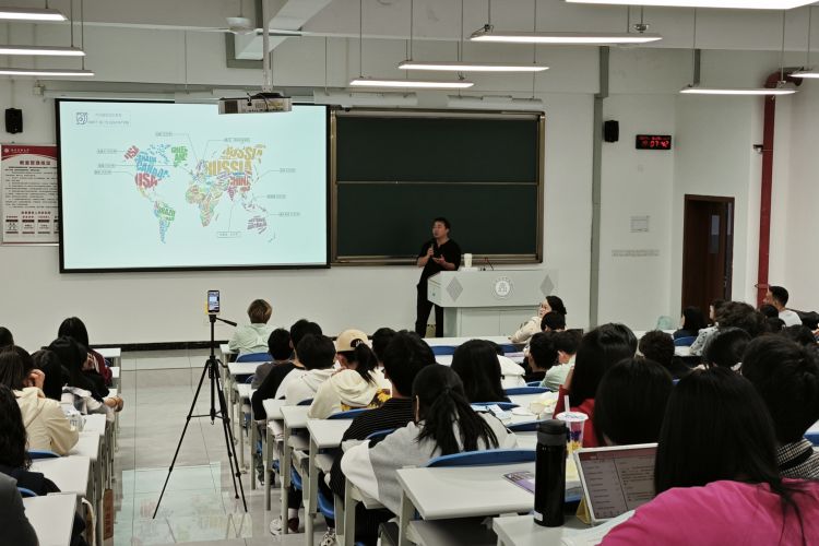 西南医科大学外国语学院宣讲
