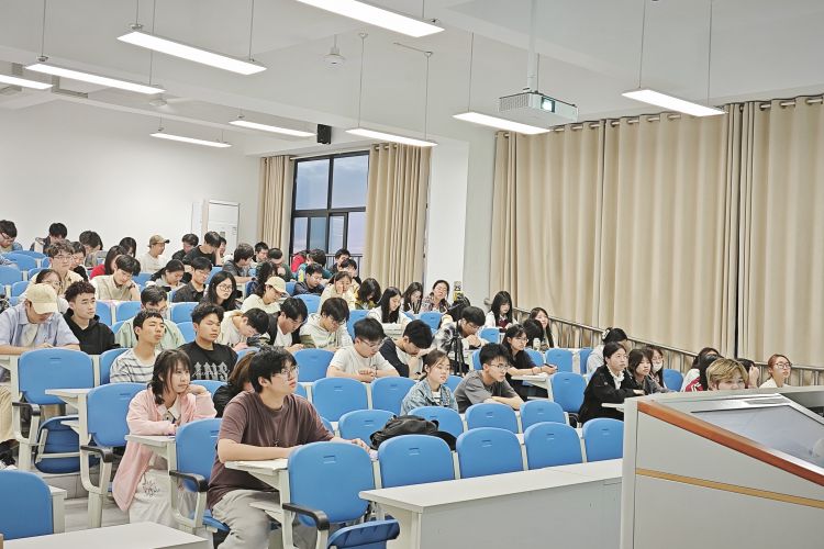 西南医科大学外国语学院宣讲